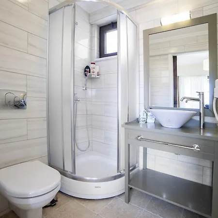 فندق Assos Oleas 4*