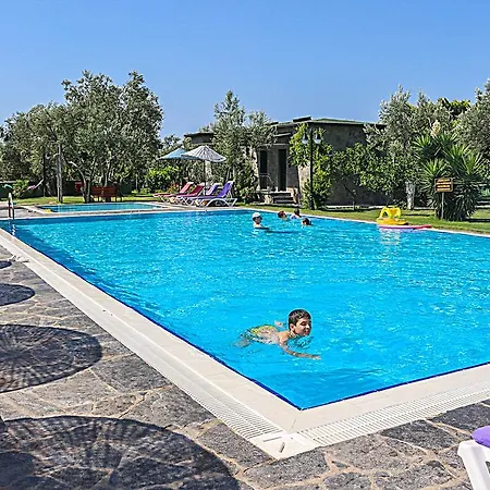 Assos Oleas