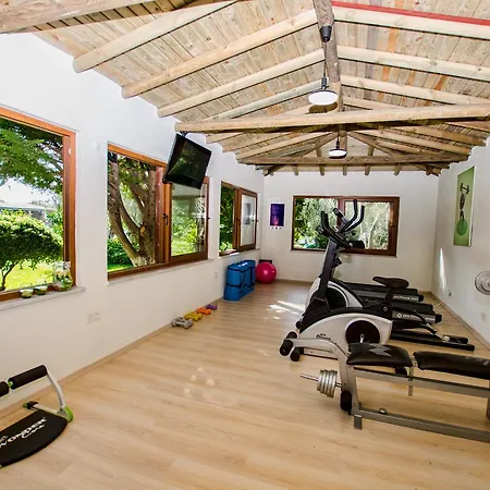 فندق Assos Oleas 4*