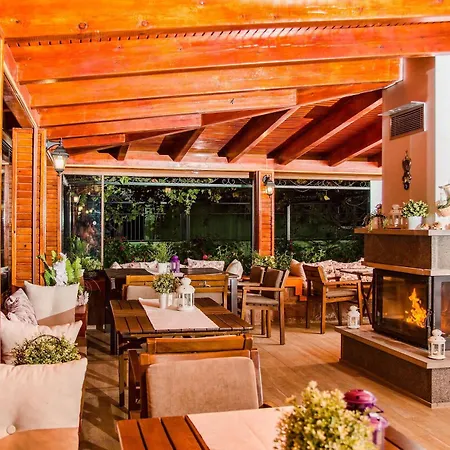 Assos Oleas فندق 4*